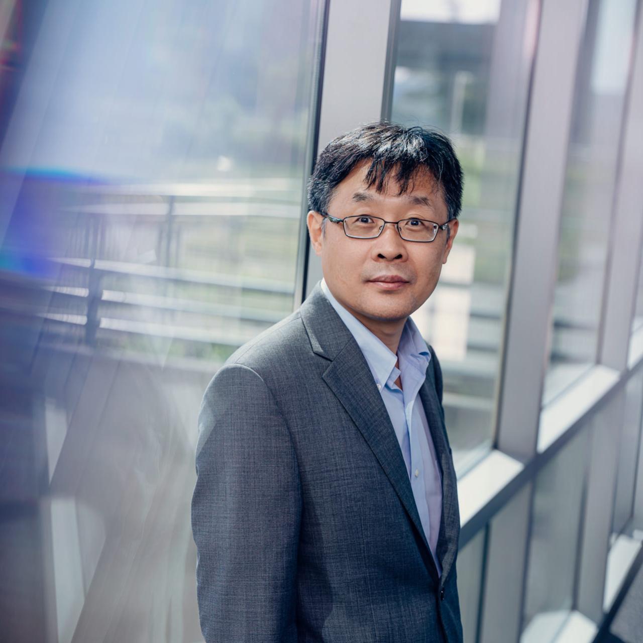 Harry Zhou